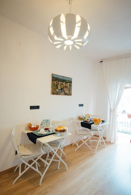 Bed A Cala Bed & Breakfast ปาแลร์โม ภายนอก รูปภาพ